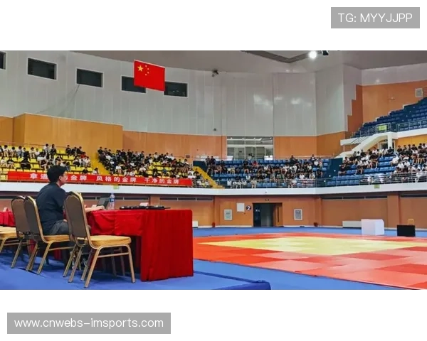 迁安观众热情加油,柔道赛场氛围热烈